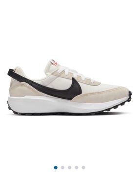 Nike • Sneakers